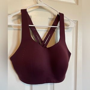 Lululemon Ladies Air Support sports bra, size 38DD NWT.
